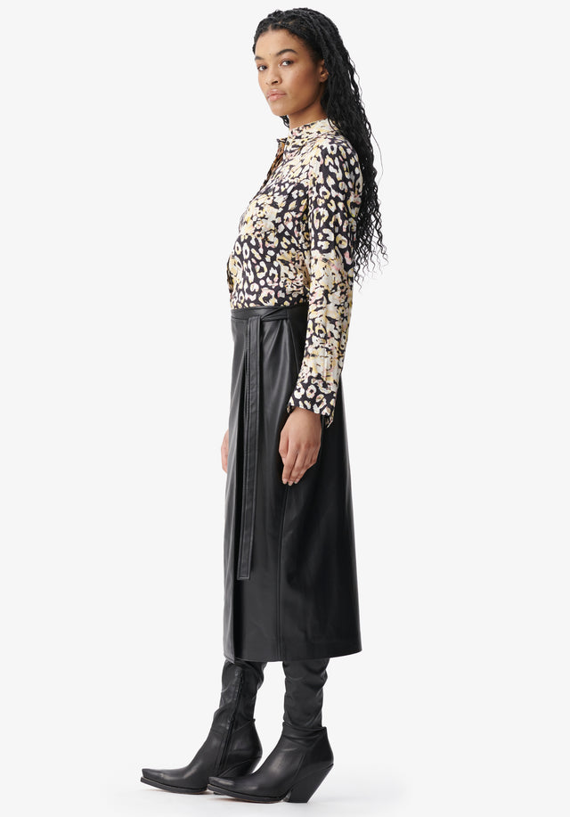 Blouse Bemar floral leo - A classic shirt blouse silhouette is given a new look... - 2/5