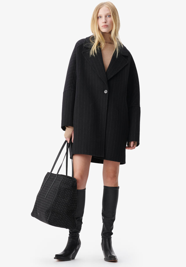 Coat Odila black - This classic doubleface is cut in a round shape for... - 1/7