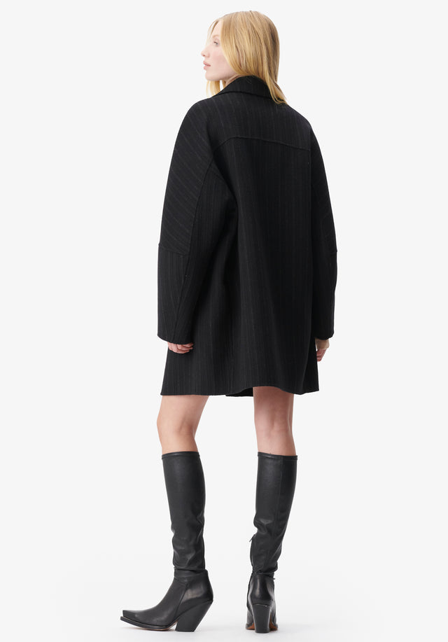 Coat Odila black - This classic doubleface is cut in a round shape for... - 3/7