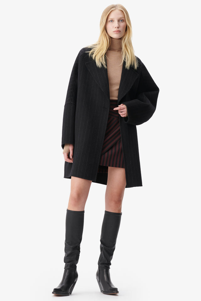 Coat Odila black - This classic doubleface is cut in a round shape for... - 4/7