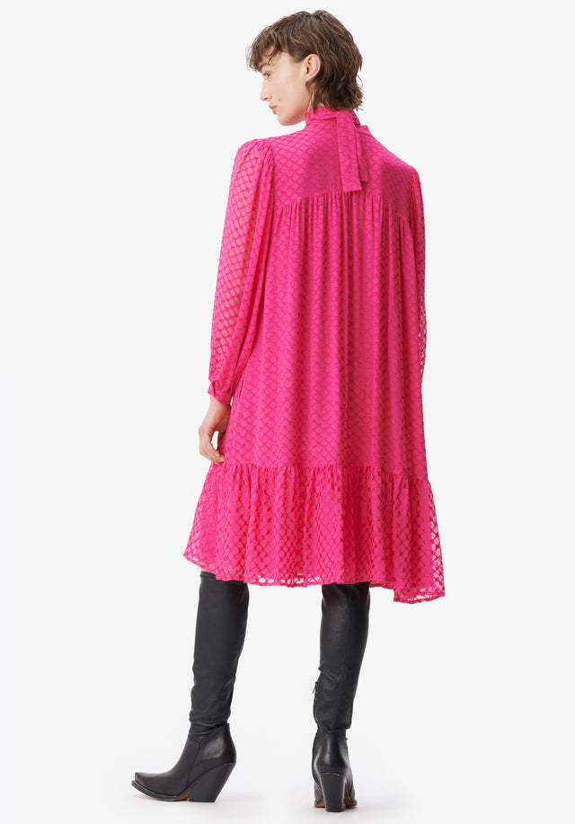 Dress Day polka dot dragonfruit - It's fresh and bold. With her poppy dragonfruit pink and... - 3/5