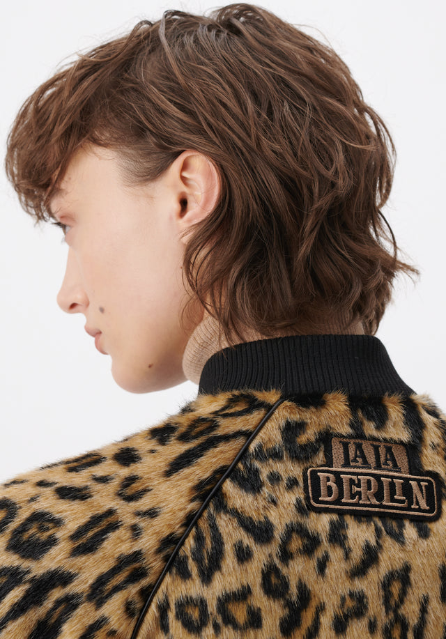 Jacket Janna leo fake fur - Featuring a wild leo print, this punky fake fur bomber... - 6/8