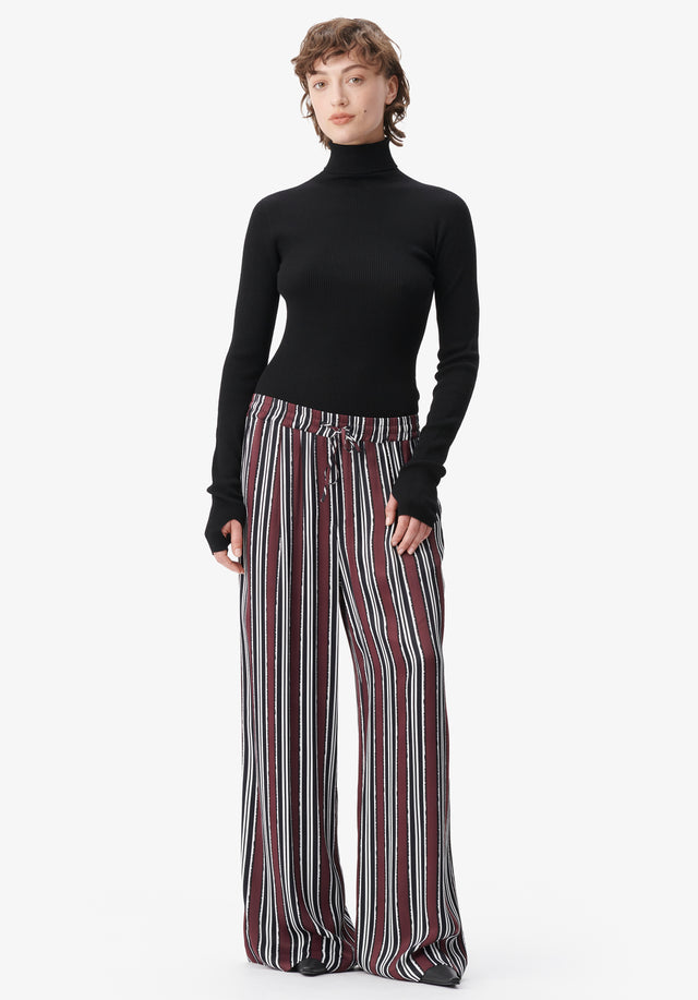 Jumper Kalliopi black - Comfortable luxury. Kalliopi is a seamless turtleneck jumper made of... - 1/5