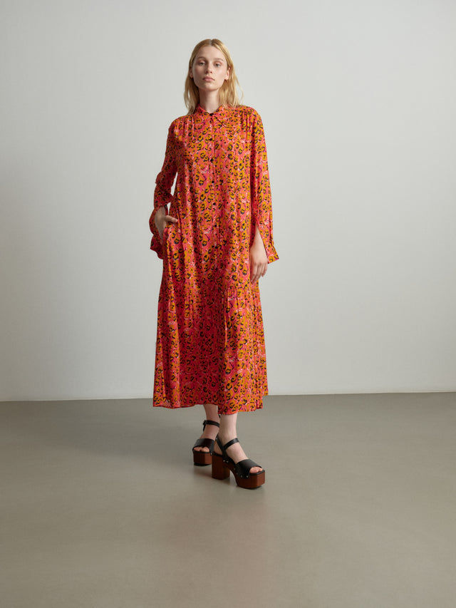 Dress Derry magic garden leo pink - Unveil both comfort and style with our Dress Derry! This... - 1/2