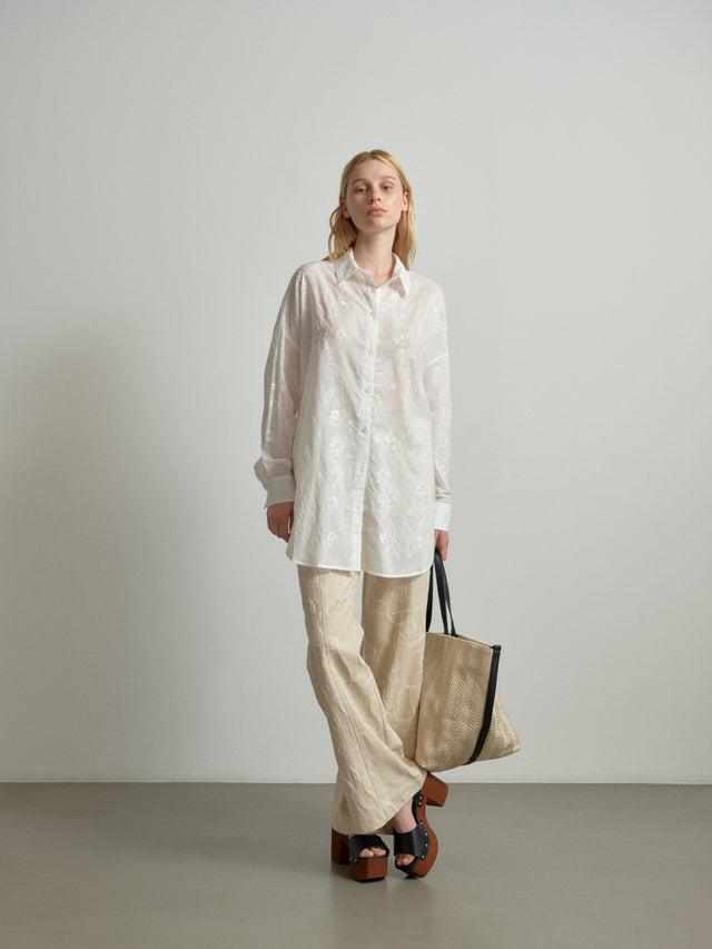 Blouse Bam magic garden embroidery white - This is the return of Bam. This classic button-down shirt... - 2/4