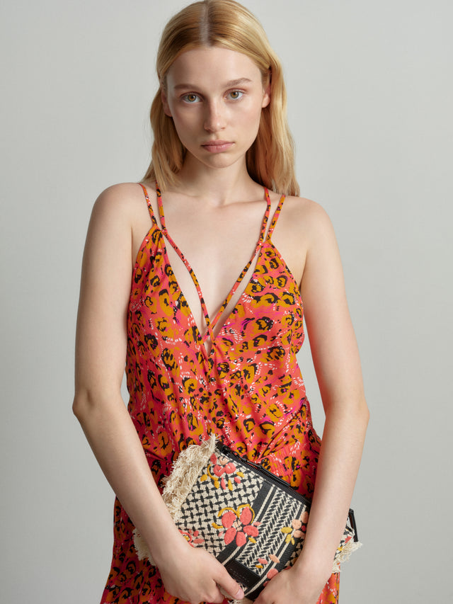 Top Toana magic garden leo pink - Unleash your inner fashionista with Top Toana! This bold and... - 1/2