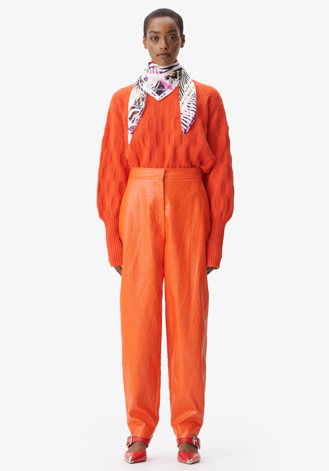 Triangle Aina zebra dragonfruit - Soft as a breeze, this silk triangle can be styled... - 2/3