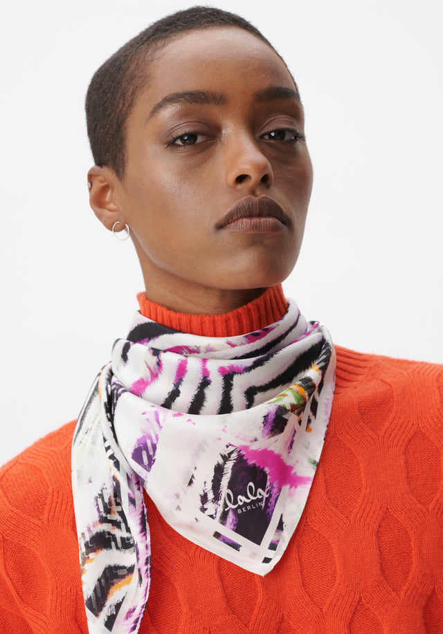 Triangle Aina zebra dragonfruit - Soft as a breeze, this silk triangle can be styled... - 1/3