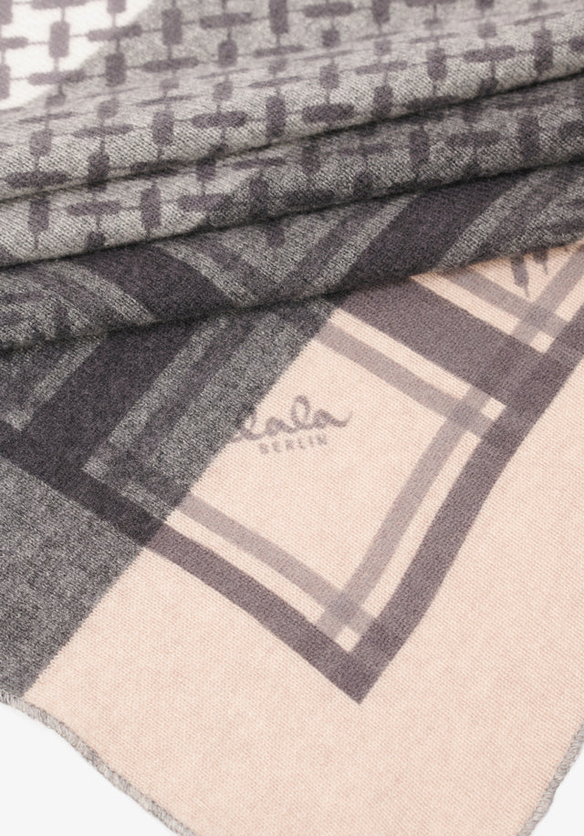 Triangle Trinity Classic Light M Multicolor Stripes Classic - A luxuriosly soft, triangle shaped cashmere scarf, featuring a classic... - 3/4