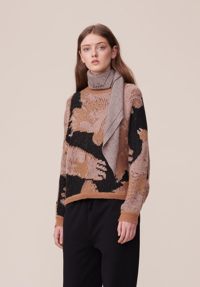 Triangle Solid Logo M Stradivari Dark brown melange - A new take on our luxuriosly soft, triangle shaped cashmere... - 1/4