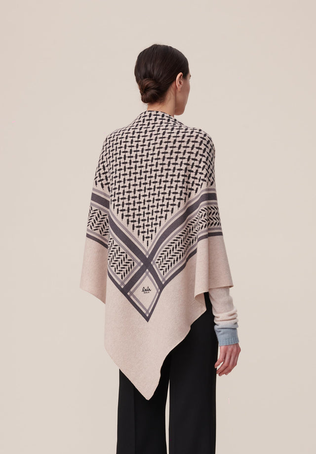 Triangle Trinity Classic L Dune beige - A large luxuriosly soft, triangle shaped cashmere scarf, featuring a... - 1/5