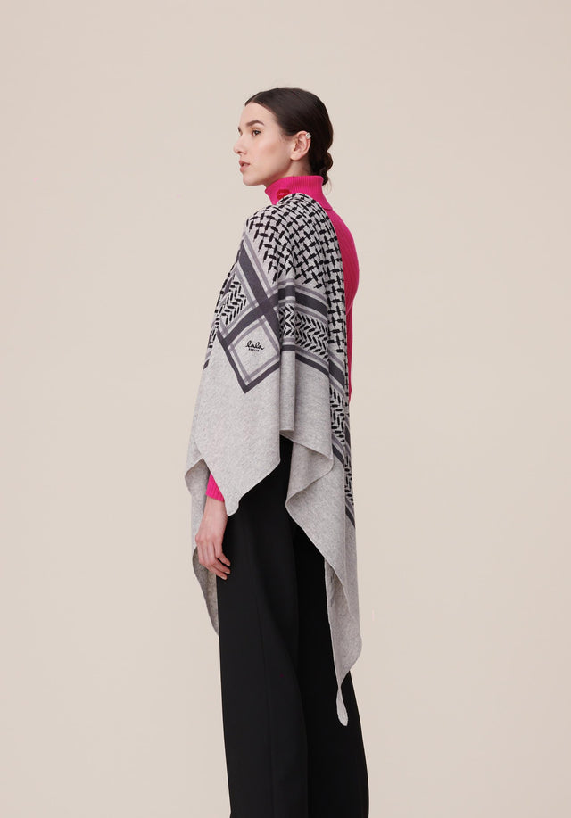 Triangle Trinity Classic L Flanella Light grey melange - A large luxuriosly soft, triangle shaped cashmere scarf, featuring a... - 1/3