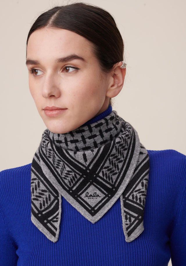 Triangle Trinity Classic S City Middlegrey melange - A luxuriosly soft, triangle shaped cashmere scarf, featuring a classic... - 1/4