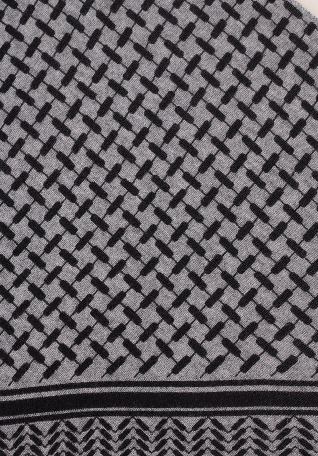Triangle Trinity Classic S City Middlegrey melange - A luxuriosly soft, triangle shaped cashmere scarf, featuring a classic... - 3/4