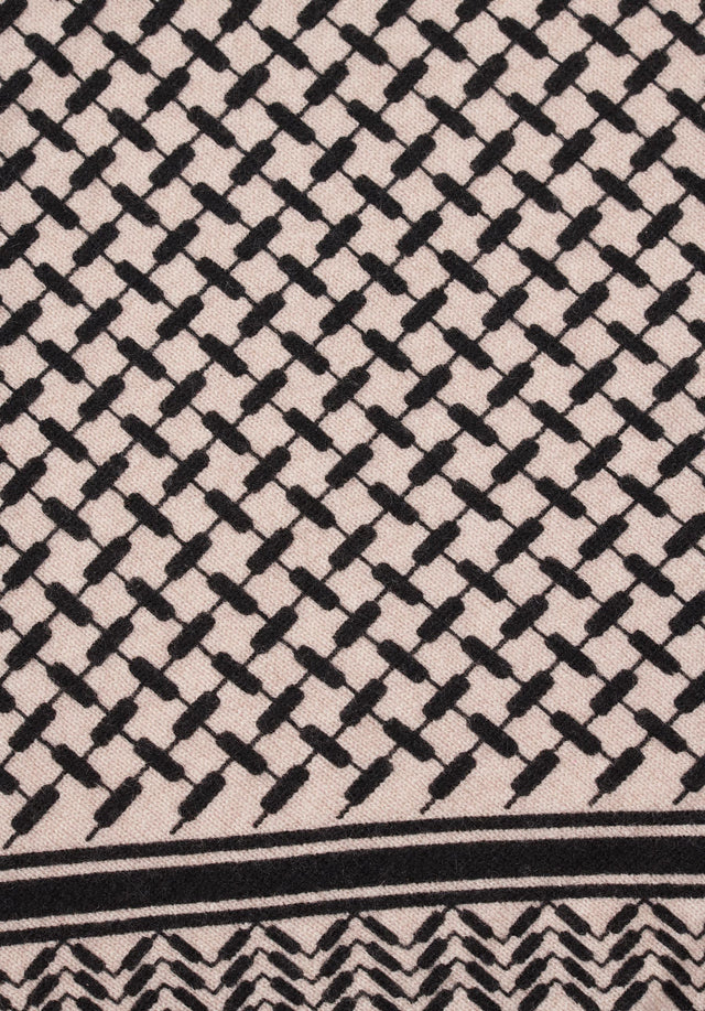 Triangle Trinity Classic S Dune beige - A luxuriosly soft, triangle shaped cashmere scarf, featuring a classic... - 4/6