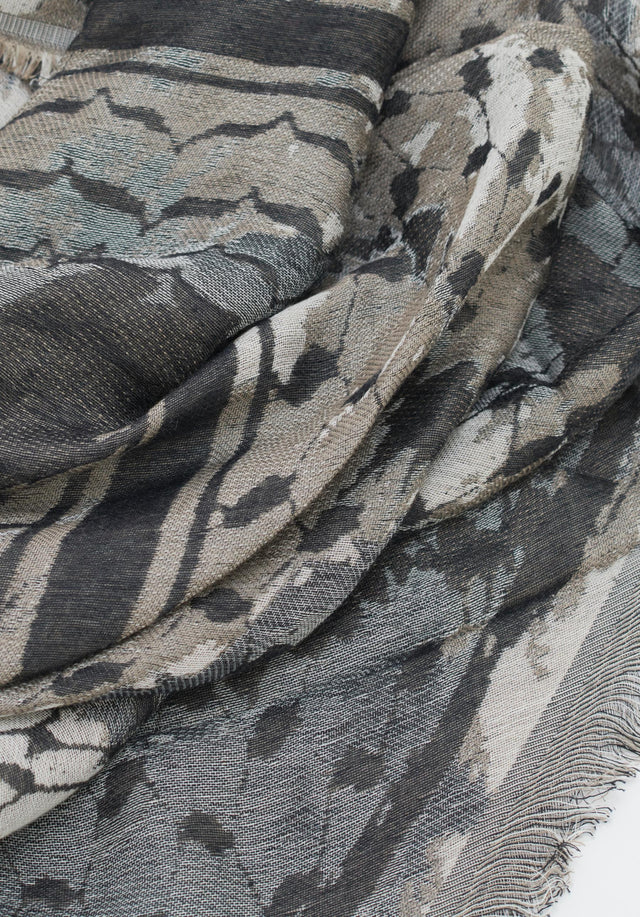 Triangle Amalin shibori desert - With a buzzing pattern and an amazing array of colors... - 3/4