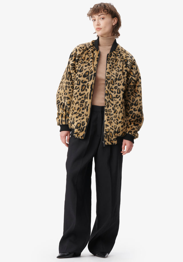 Jacket Janna leo fake fur - Featuring a wild leo print, this punky fake fur bomber...
