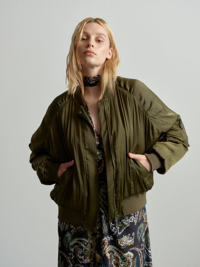 Jacket Jordin olive night - Not your average bomber jacket! This piece is truly special...
