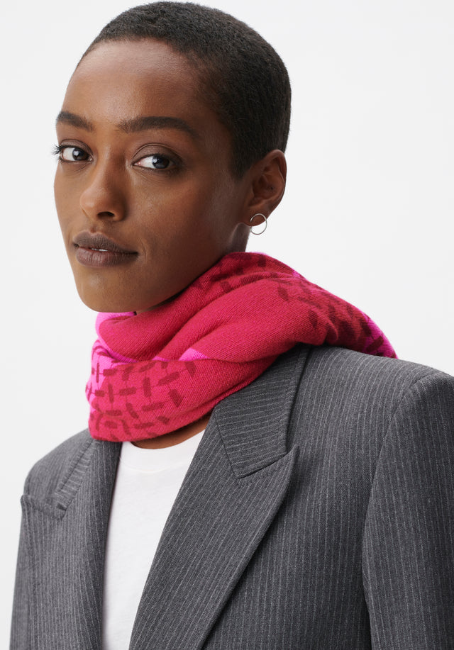 Triangle Trinity Double Heritage double heritage pink - This luxuriously soft, triangle-shaped cashmere scarf features a print in... - 2/3