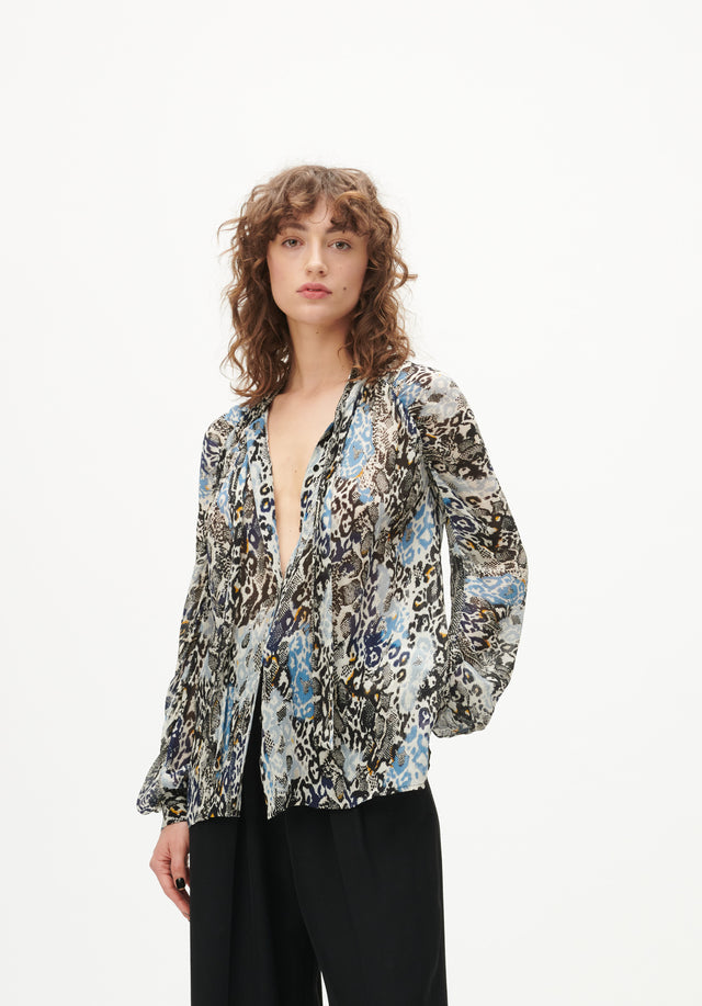 Blouse Besa leo python multi - We love Besa, a feminine blouse made from flowy crinkle...

