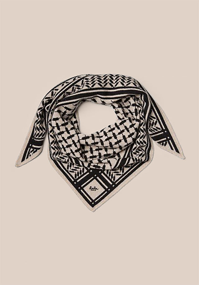 Triangle Trinity Classic S Dune beige - A luxuriosly soft, triangle shaped cashmere scarf, featuring a classic... - 3/6